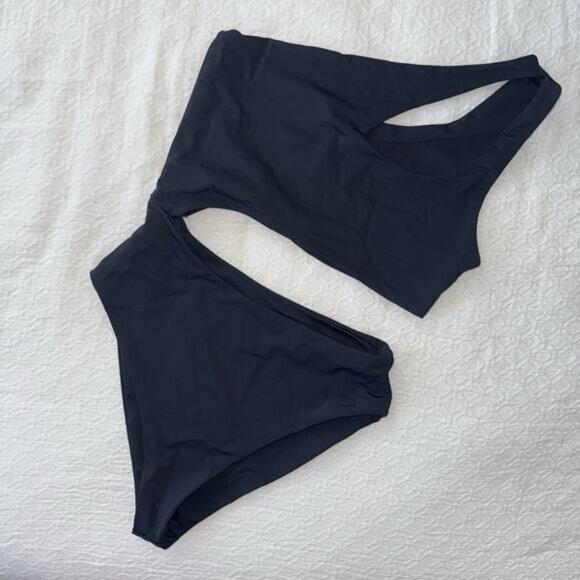 Lulu’s Black One Piece Bathing Suit Woman’s Sz S Cut Outs One Shoulder SW1094 - Picture 1 of 6